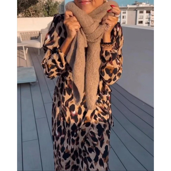 Isabella | Sexy elegant leopardkjole med V-hals for kvinner